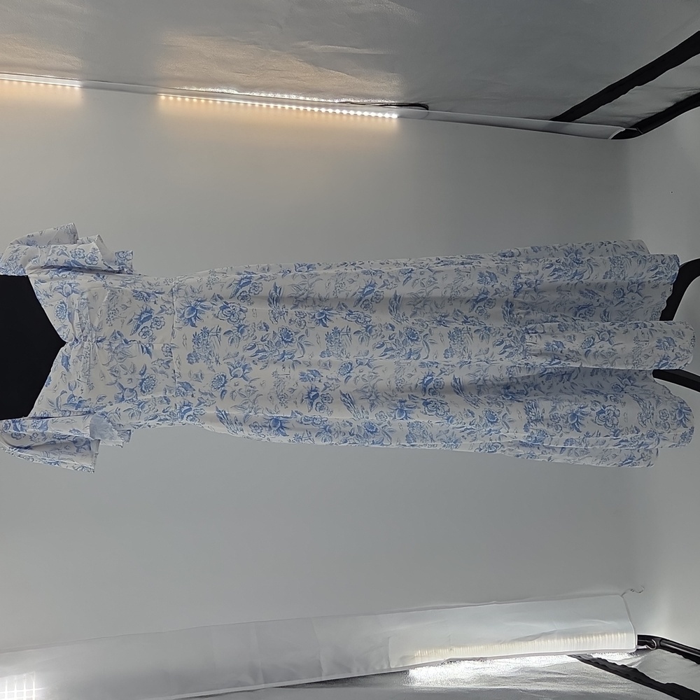 Chic Blue And White Floral Maxi Dress - Picture 14 of 16